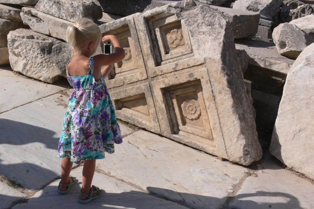 Young photographer Kailyn